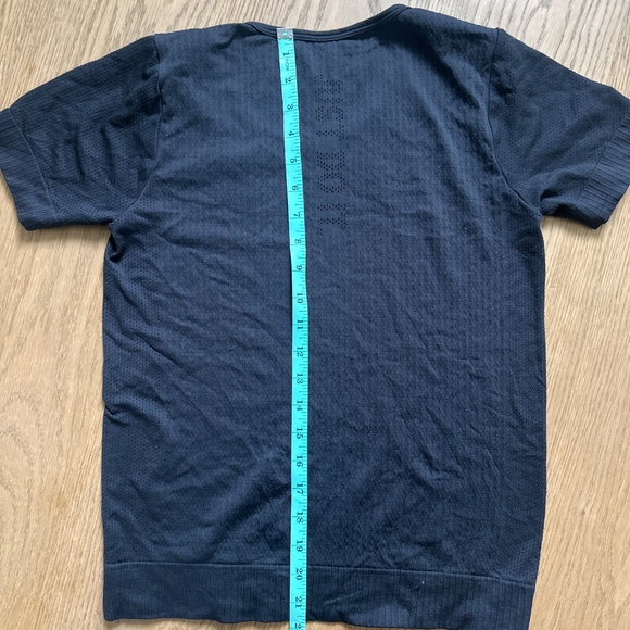 Nike Dri-Fit Tee - Picture 4 of 5